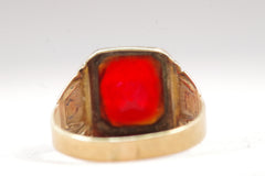 Gorgeous 10Kt Gold Red Gem Ring