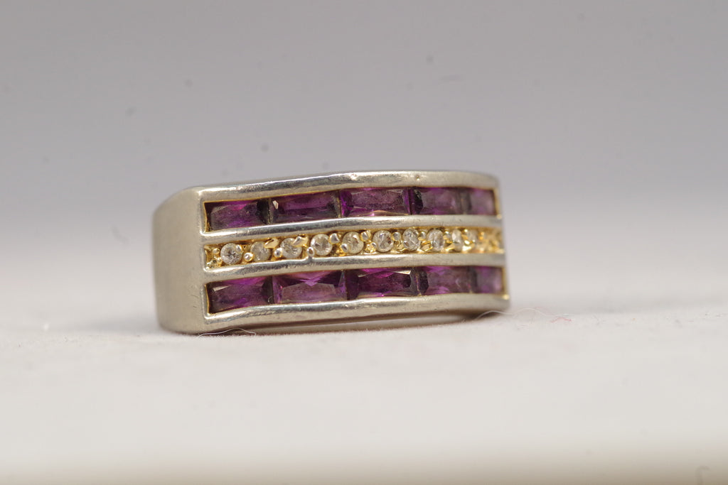 Stunning 10kt Gold & Amethyst Ring