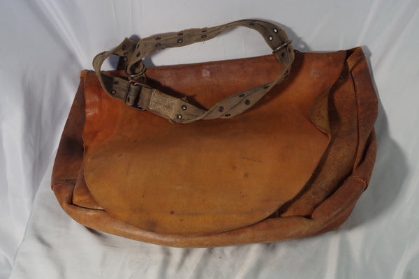 Gorgeous Rounded Vintage Leather US Mailbag – Put This On
