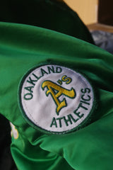 Incredible Oakland A's Nylon Children's Starter Jacket - Sz XL