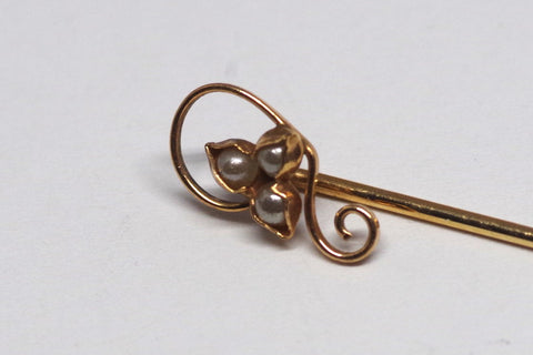 Elegant 18kt Gold and Pearl Art Nouveau Stick Pin