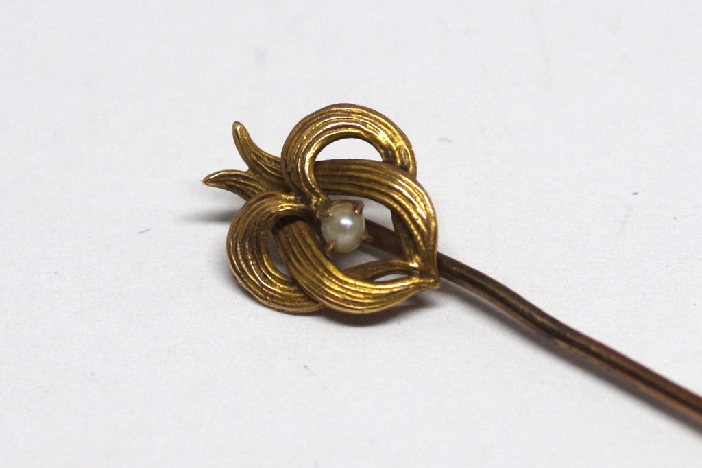 Vibrant Vintage 16kt Gold and Pearl Knot Stick Pin