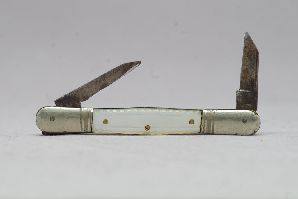 Wavy Mother of Pearl Pocket Knife