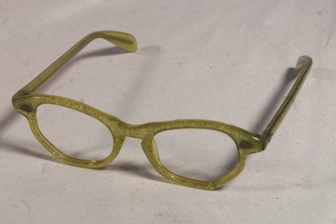Stylish 1960s Glittery Cat-Eye Frames