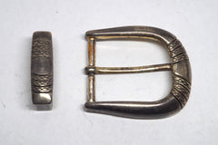 Elegant Rope-Patterned Silver Belt Buckle