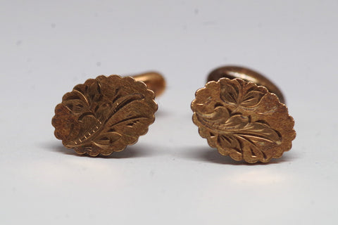 Gorgeous Oval Leaf-Patterned Cufflinks