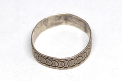 Beautiful Interlocking-Loop Patterned Silver Ring