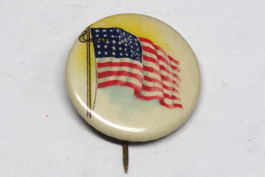 Small Vintage American Flag Pin