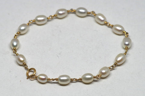 Elegant 16kt Gold Pearl Bracelet