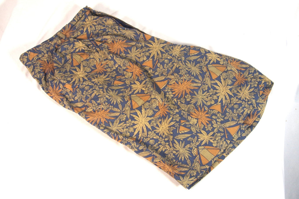 Banana Republic Blue and Gold Tropical Patterned Cotton Shorts - Sz 38