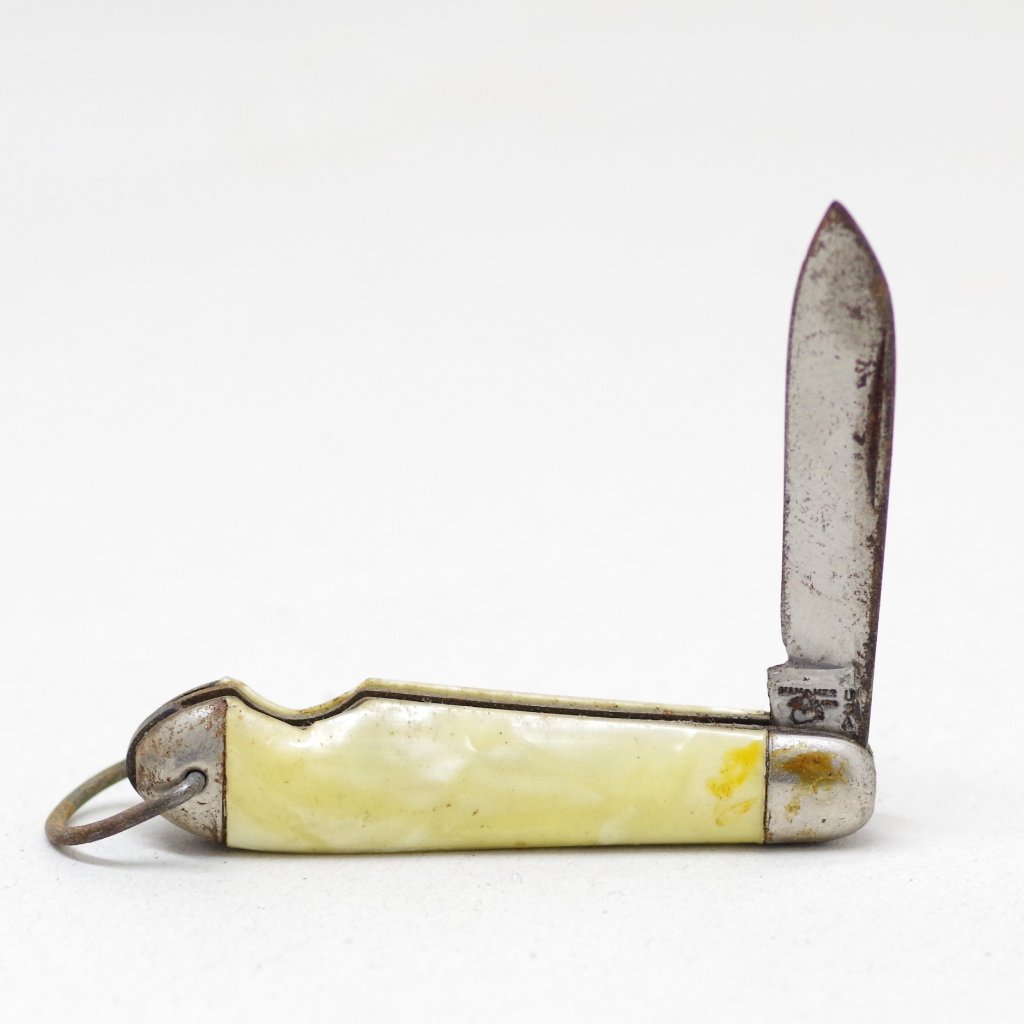 Small Pearl Colored Pocket Knife